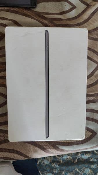 Ipad 9th generation with complete box 18