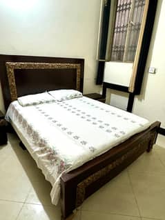 Bed set / king size bed / double bed / wooden bed /