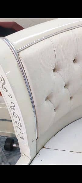 white round bed 8