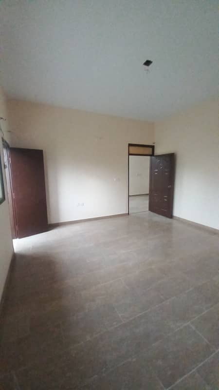 240 SQ YD UPPER PORTION IN GULSHAN-E-IQBAL 0