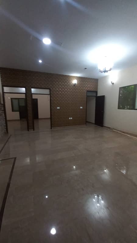 240 SQ YD UPPER PORTION IN GULSHAN-E-IQBAL 1