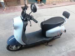 Electric Scooty Evee Nisa