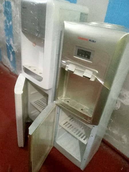 good condition water dispenser all okay hot cool and farig 1