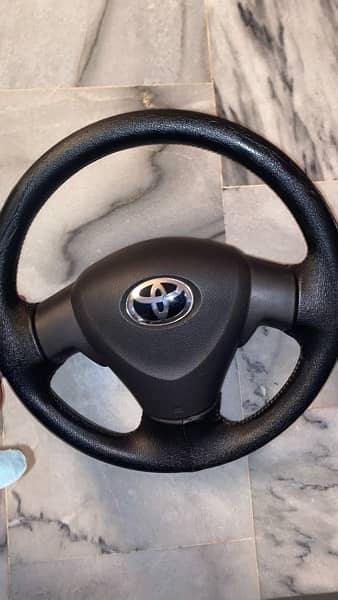 TOYOTA GENUINE STEERING WHEEL 0