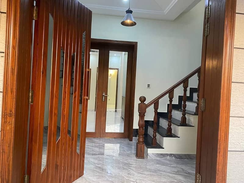 10Marla Upper Portion Available For Rent in M Block LDA Avenue1 Lahore 0