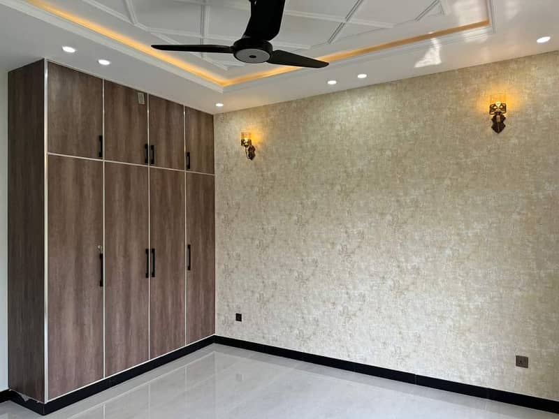 10Marla Upper Portion Available For Rent in M Block LDA Avenue1 Lahore 9