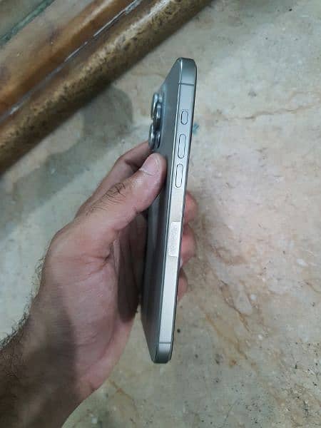 iphone 15 Pro Max natural titanium 512/GB Non Pta LLA 1