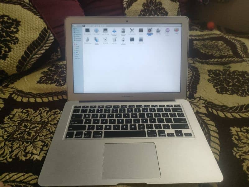 Apple Mac book A1466 4