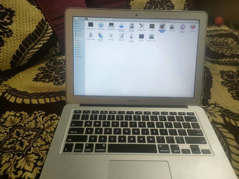 Apple Mac book A1466 5