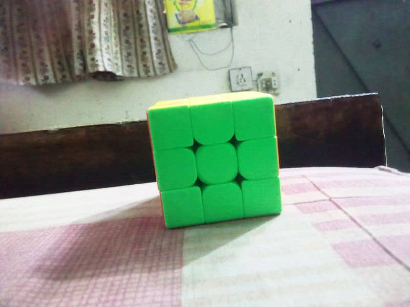 R. s 350  Rubik's Cube    3×3 2