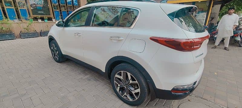 KIA Sportage 2022 FWD 9