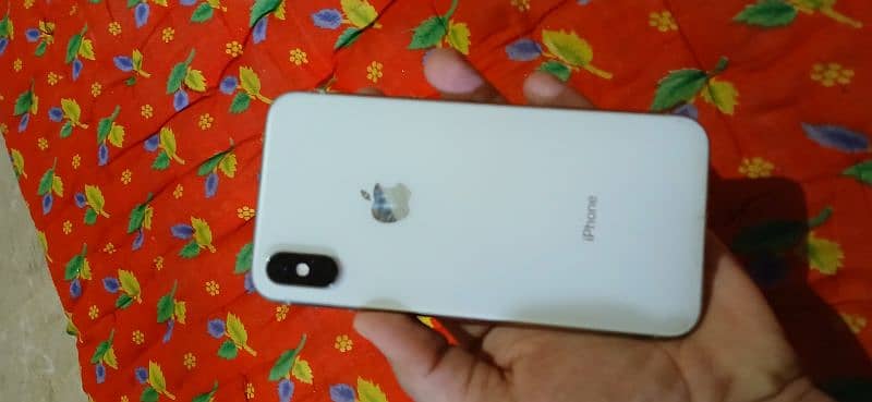 iPhone xs white color 256 gb 3