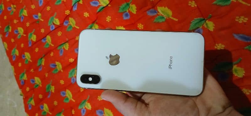 iPhone xs white color 256 gb 4