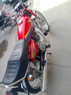 assalamualaikum Honda 125 CG motorcycle present for sale