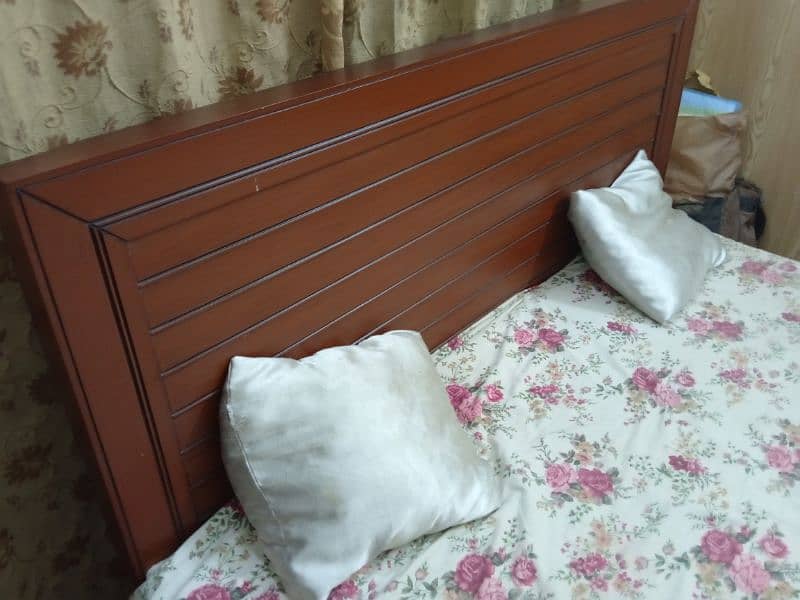 king size bed in good condition 0