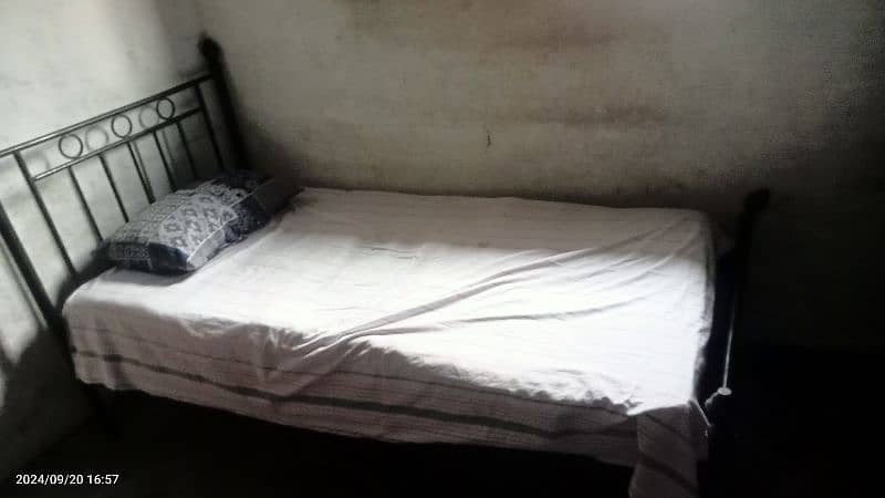 single iron bed with spring matress 1