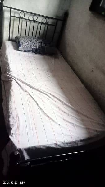 single iron bed with spring matress 2