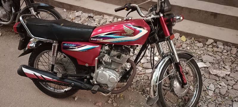 Honda 125 argent for sale location Lahore 2