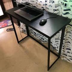 Smart workstation table