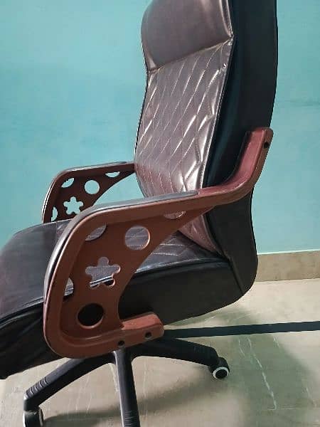 Office executive chair 1