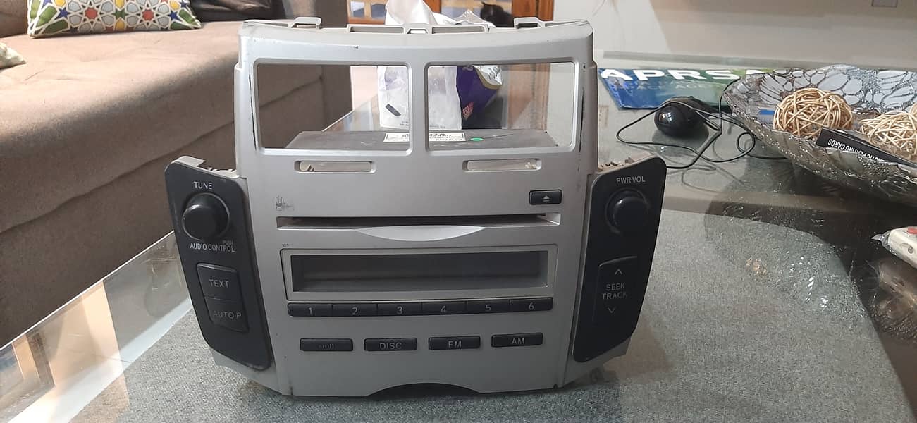 Toyota vitz CD/DvD player 4