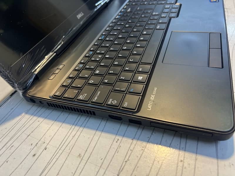 Dell 5540 Core i5 4th Generation in 10/10 Condition 5