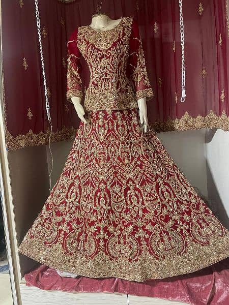 Bridal Lehenga With Jewelry 2