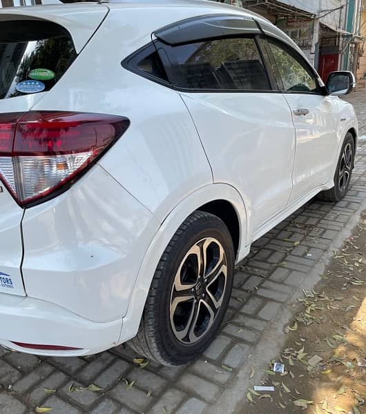 Honda Vezel Z Package 2015 Bumper to bumper original 4