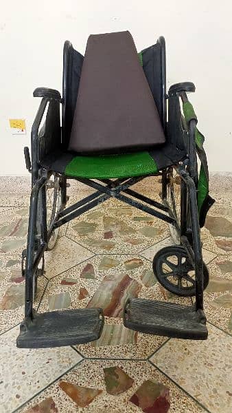 foldable wheel chair for urgent sale only serious buyers contact pls 1