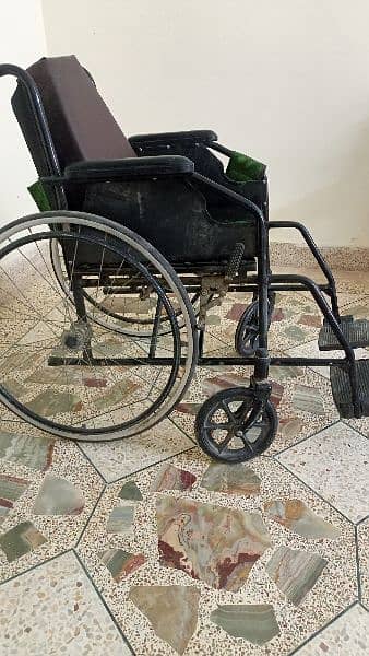 foldable wheel chair for urgent sale only serious buyers contact pls 2