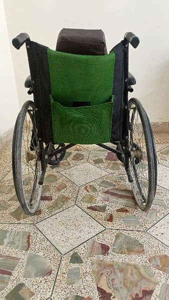 foldable wheel chair for urgent sale only serious buyers contact pls 3