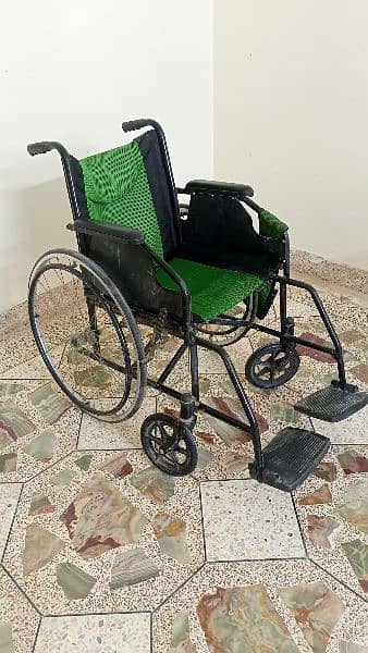 foldable wheel chair for urgent sale only serious buyers contact pls 5