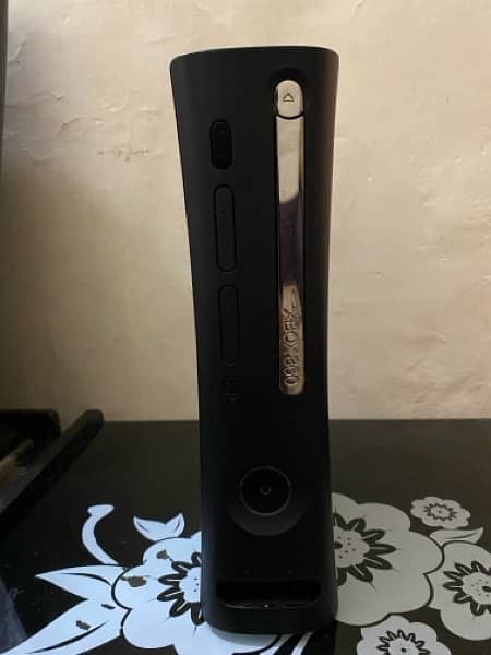 XBOX 360(Jasper)256 GB with 3 wireless controllers 5