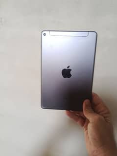 I'm selling my iPad Mini 5 with box 0