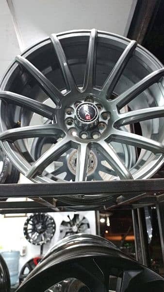 17 inch Alloy rims 4