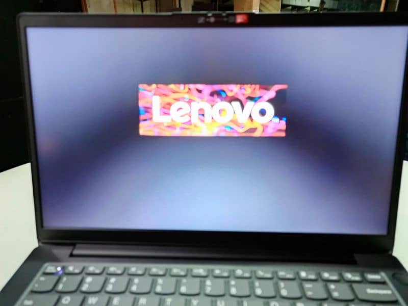 lenovo v14 8