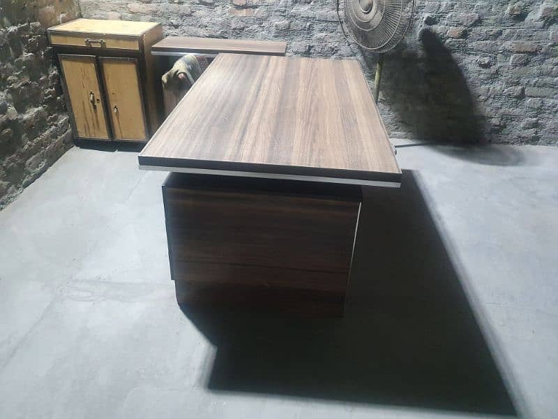 office  table & side  table. 4