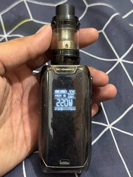 Vaporesso Revenger X 220W vape/pod 4