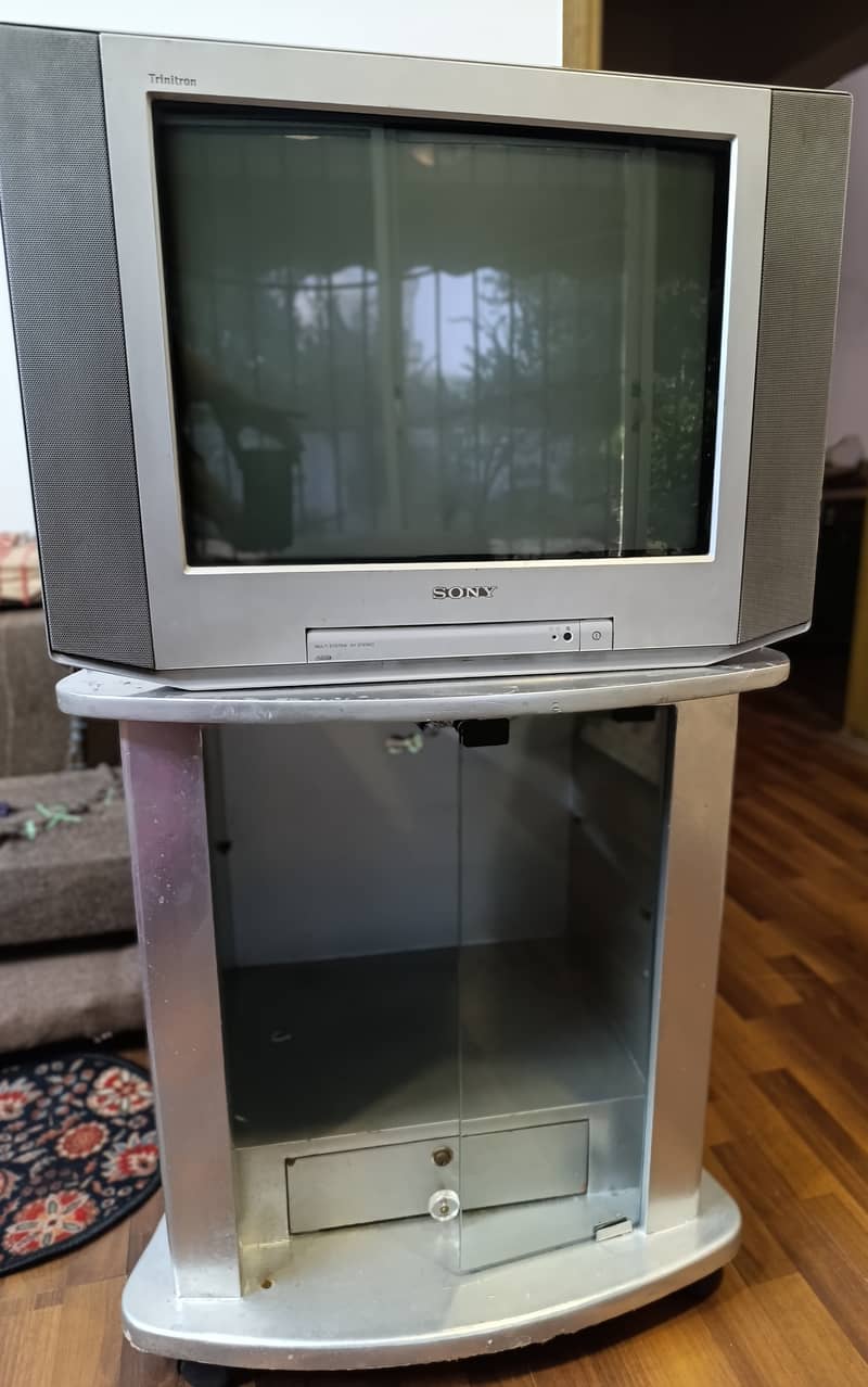 Sony wega trinitron 21" with trolley 0