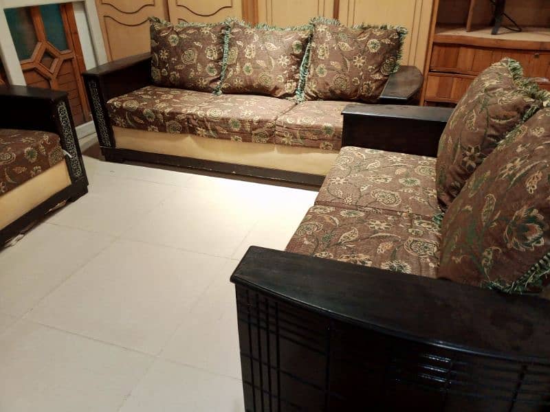 slightly used sofa set 3 2 1 seater call 03124049200 2