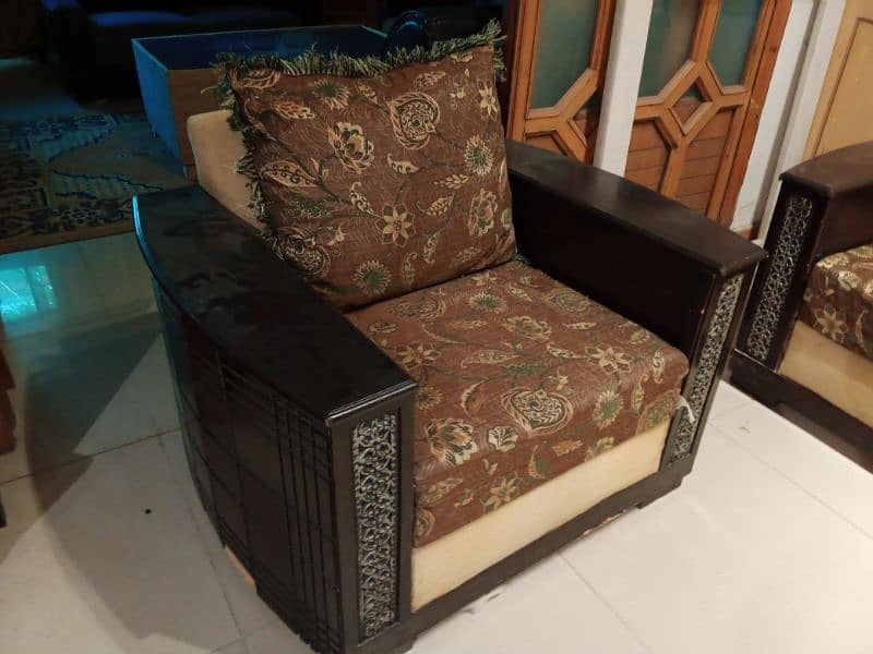 slightly used sofa set 3 2 1 seater call 03124049200 3