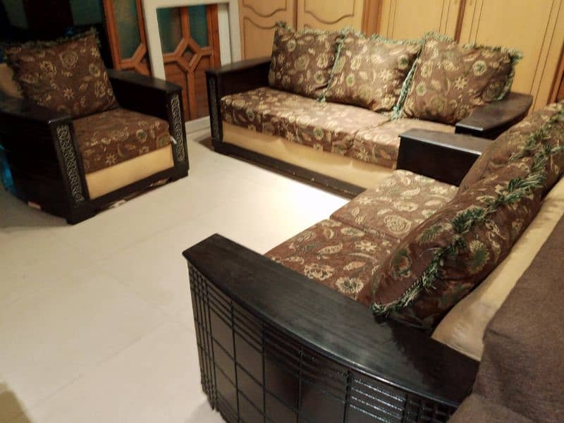 slightly used sofa set 3 2 1 seater call 03124049200 5