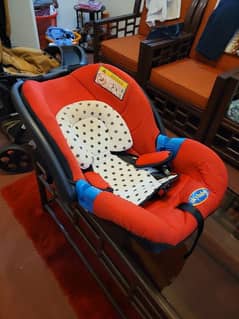 carrycot and car seat