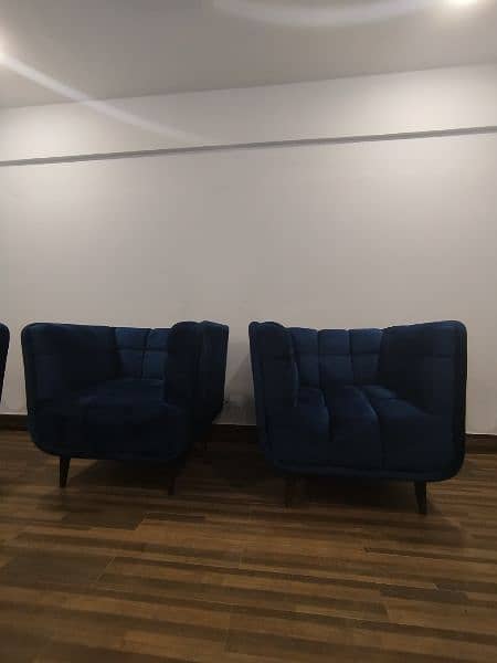 5 seater box shaped blue sofa set 4