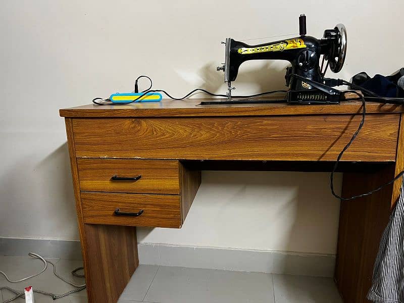 singer sewing machine with motor and table 3