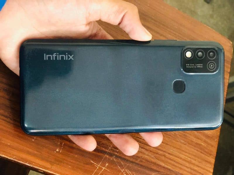 Infinix Hot 10 play 4\64 5