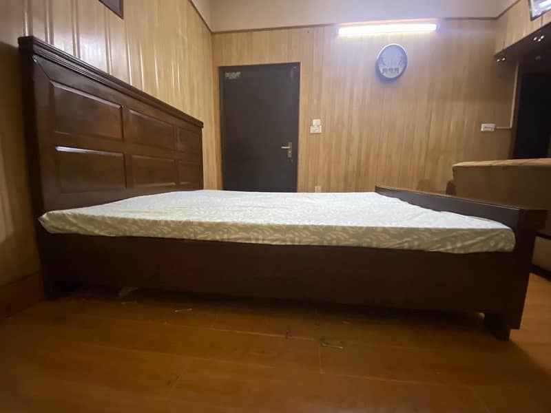 Double king size bed 3