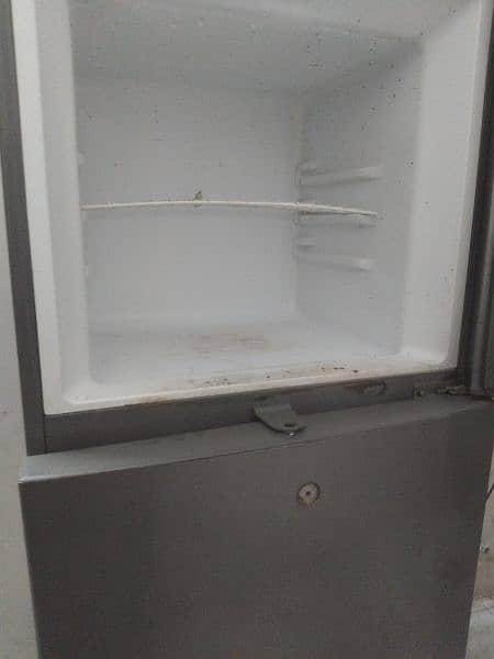 8/10 condition fridge for sale 1