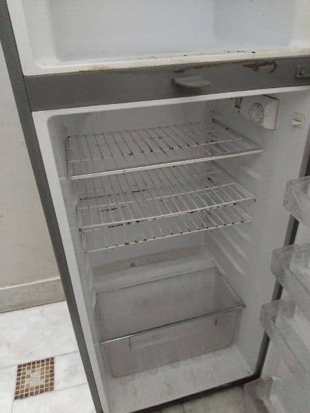 8/10 condition fridge for sale 2