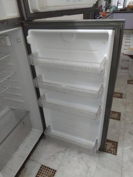 8/10 condition fridge for sale 3